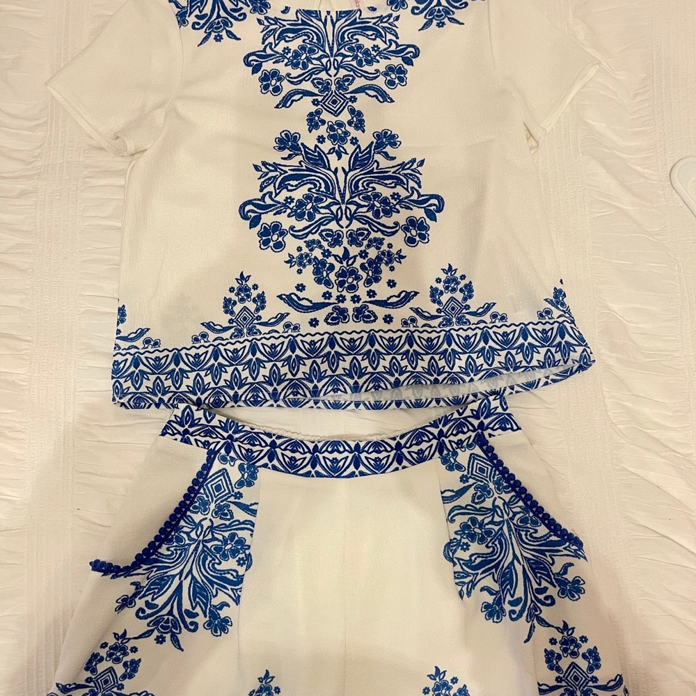 Two-Piece Set